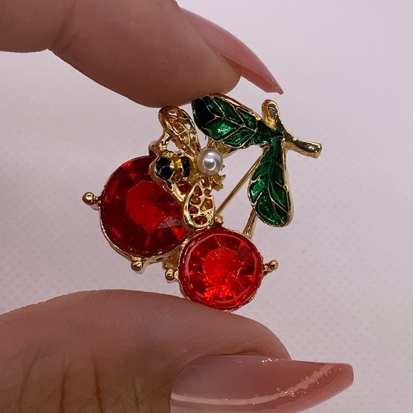 Little Red Cherry Bee Brooch Pin Gold Plated - Picture 4 of 7